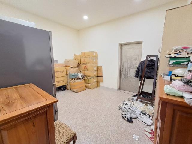 台中西區透天-10