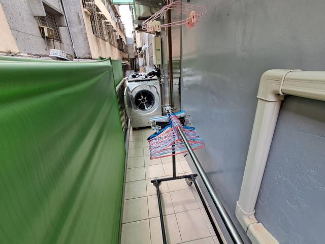 台中西區透天-11