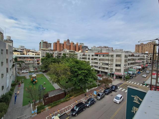 台中西區透天-2